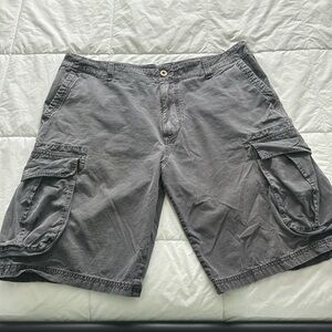Tommy Bahama Mens Grey Cargo Shorts Size 38